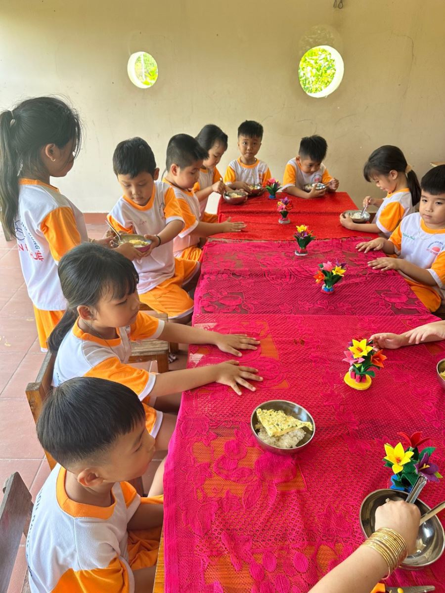 Bữa ăn của bé