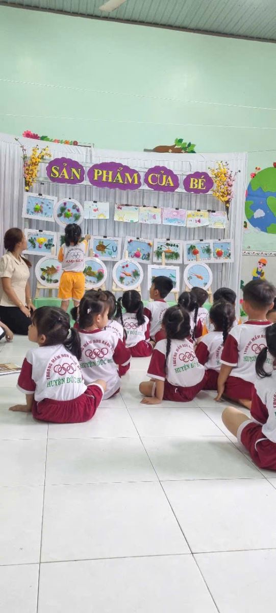 BÉ TẠO HÌNH CON VẬT DƯỚI NƯỚC